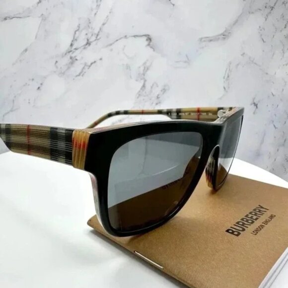 Burberry Sunglasses Black Square Classic Check Arms Brown Red White Authentic